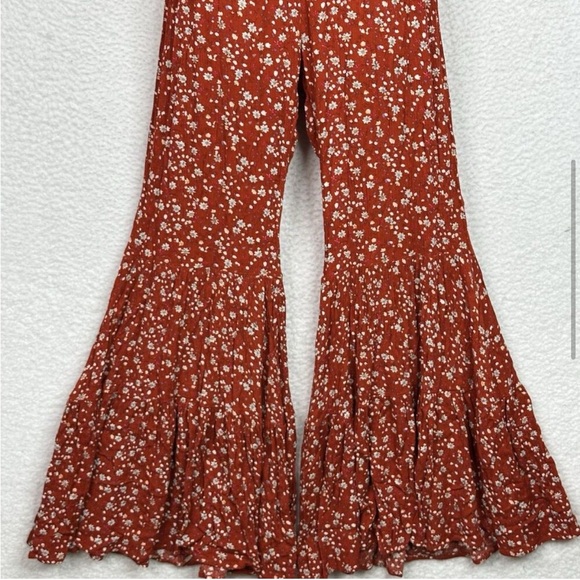 Storia Red Floral Bell Bottom Jumpsuit Size S - Picture 6 of 8